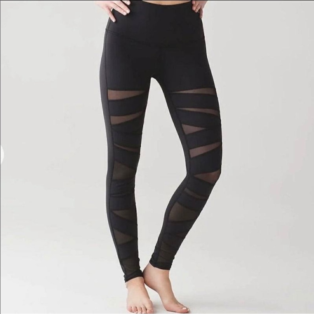 Lululemon mesh panel Wunder Under leggings